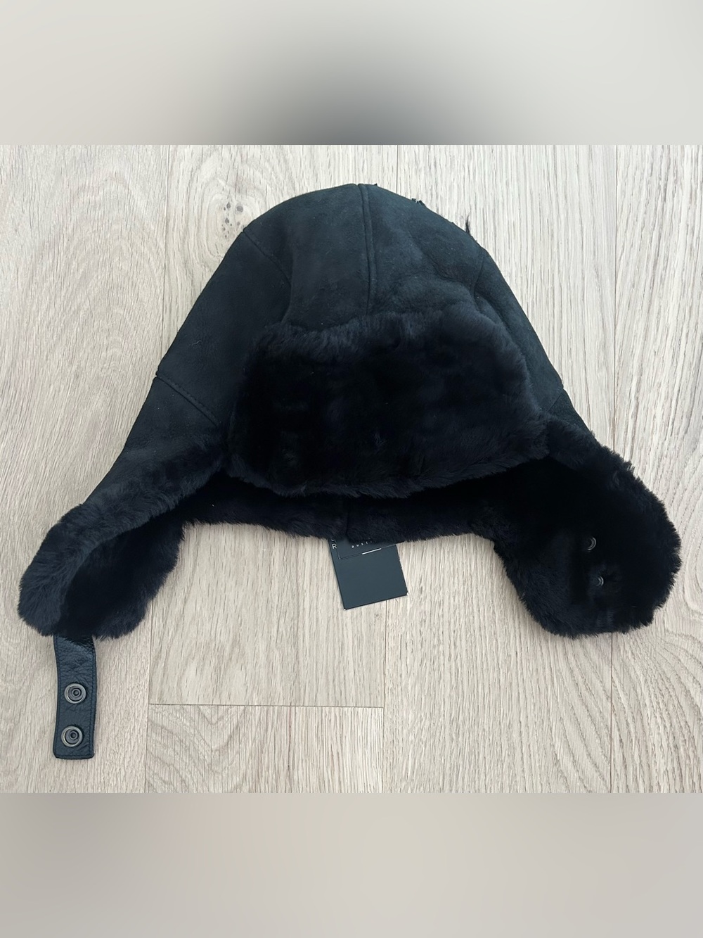 NWT UGG Sheepskin Fur Leather Trimmed Trapper Hat